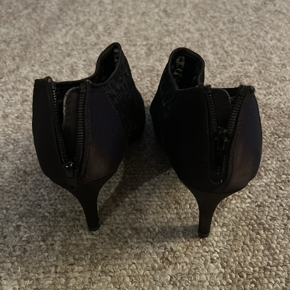 Black Lace Heels - Picture 5 of 7